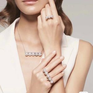 Tasaki style pearl gold ring